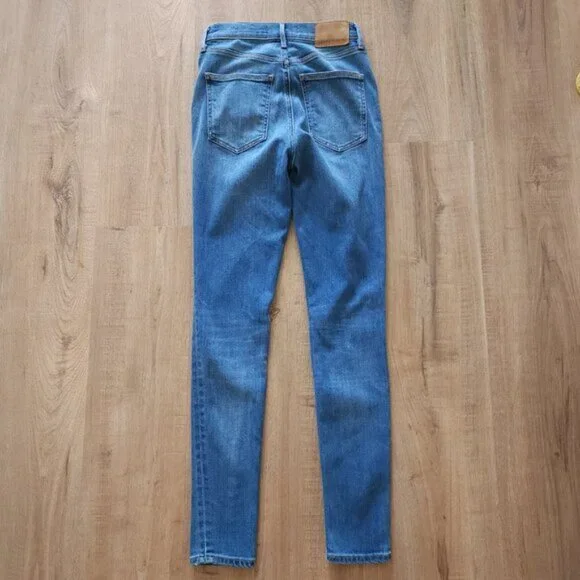 Aritzia Denim Forum Lola High Rise Skinny Jeans - Picture 2 of 6